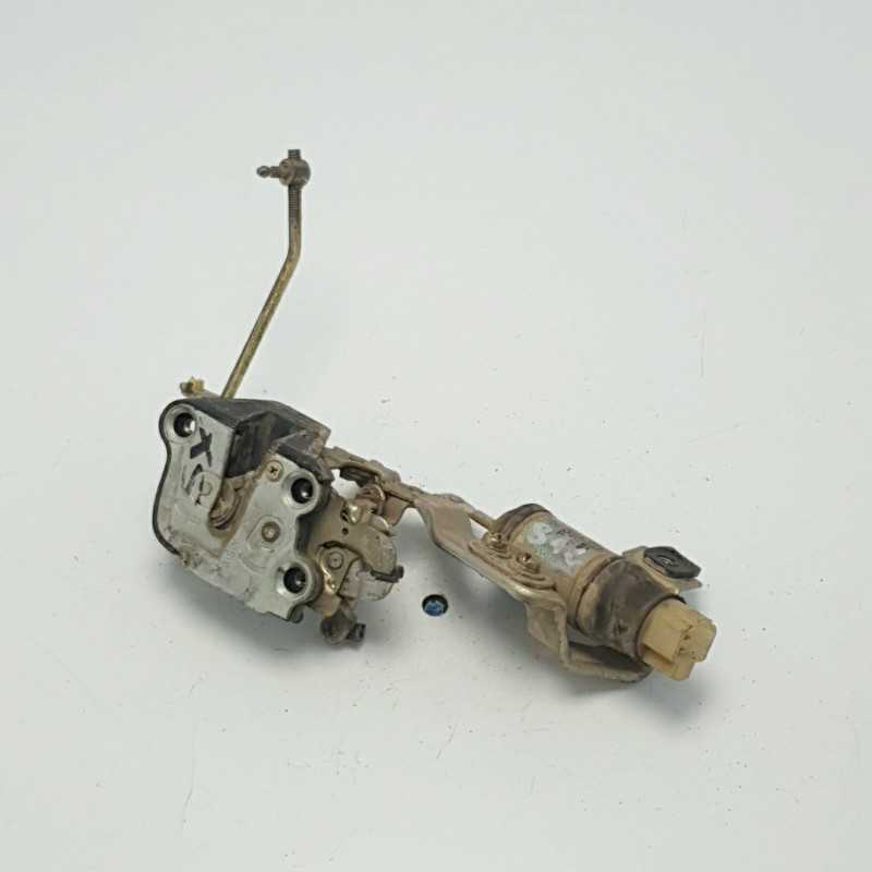 85450-90K02 serratura chiusura elettrica portiera posteriore sinistra Toyota Land Cruiser LJ70 2pin 85450-90K02 serratura chiusura elettrica portiera posteriore sinistra Toyota Land Cruiser LJ70 2pin