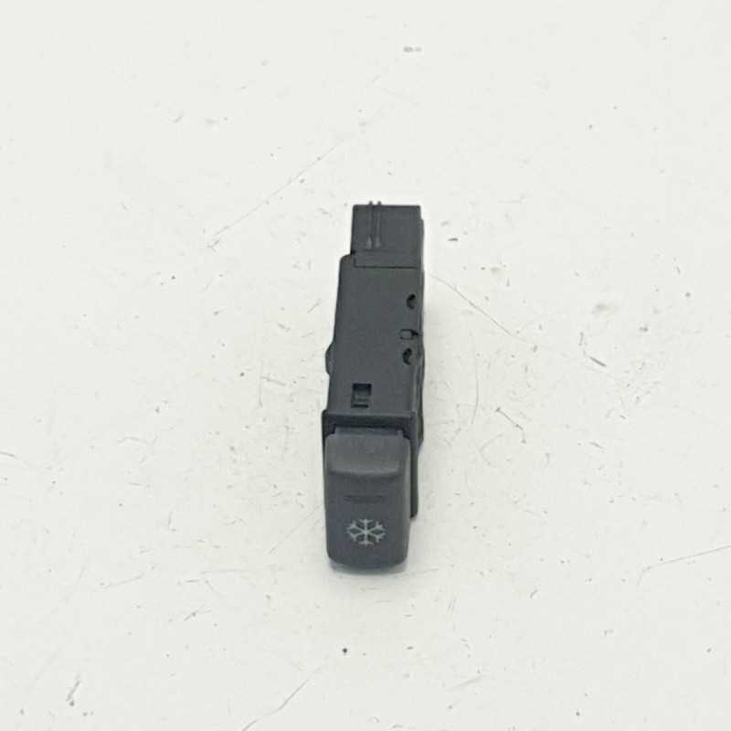 YUG102200KML interruttore pulsante comando aria condizionata Land Rover Freelander 5pin YUG102200KML interruttore pulsante comando aria condizionata Land Rover Freelander 5pin