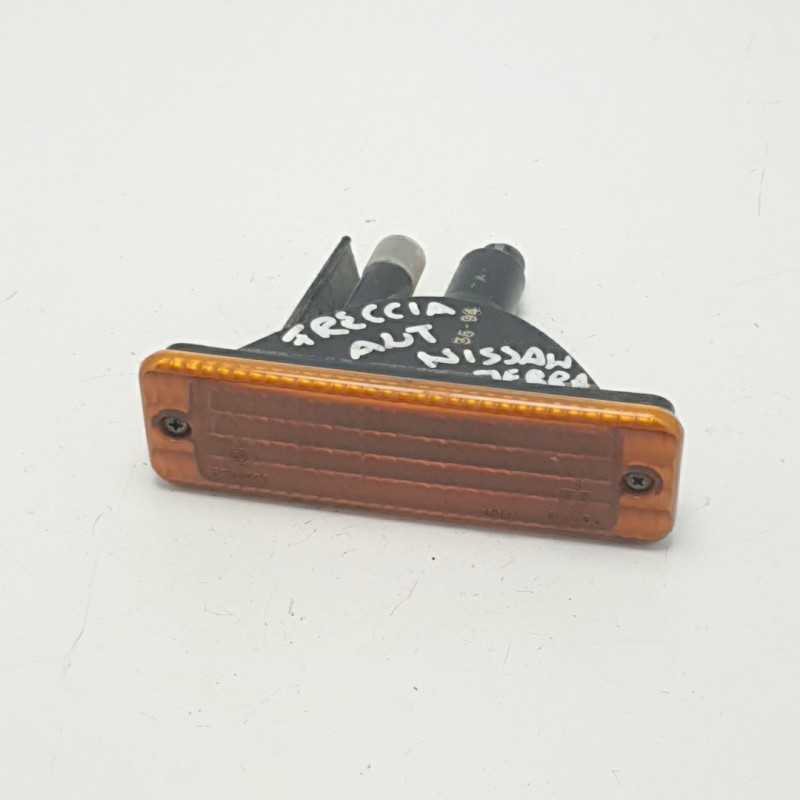 010033 freccia paraurti anteriore sinistra Nissan Terrano MK1 1986-97 Valeo 010033 freccia paraurti anteriore sinistra Nissan Terrano MK1 1986-97 Valeo