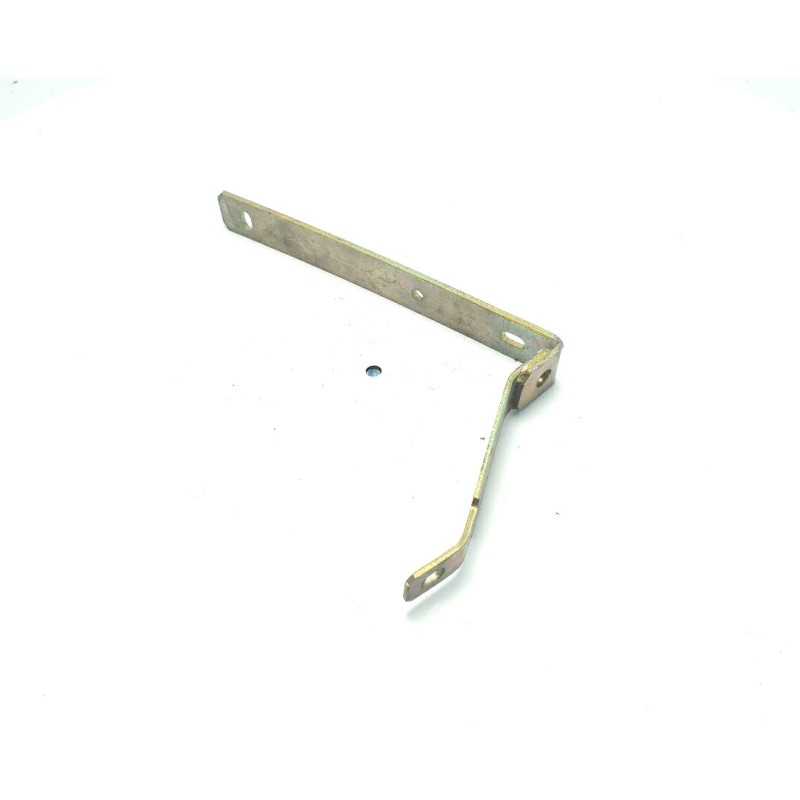 Staffa sostegno in metallo paraurti anteriore sinistra Fiat 127 128 epoca Staffa sostegno in metallo paraurti anteriore sinistra Fiat 127 128 epoca
