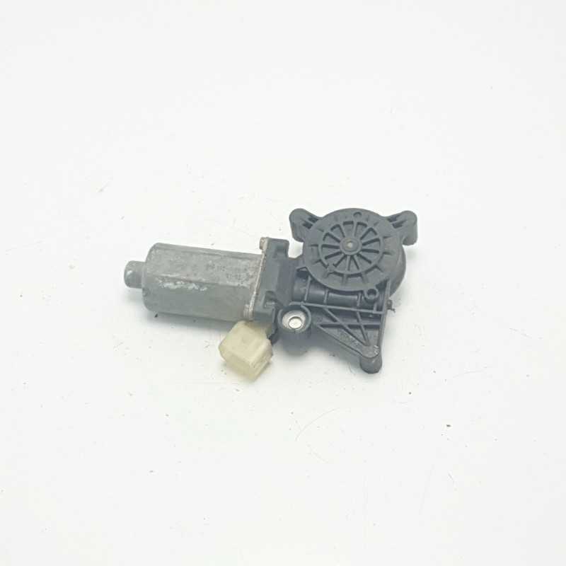 0130821703 motorino alzavetro alzacristallo anteriore sinistro Mercedes W210 classe E lato guida 0130821703 motorino alzavetro alzacristallo anteriore sinistro Mercedes W210 classe E lato guida