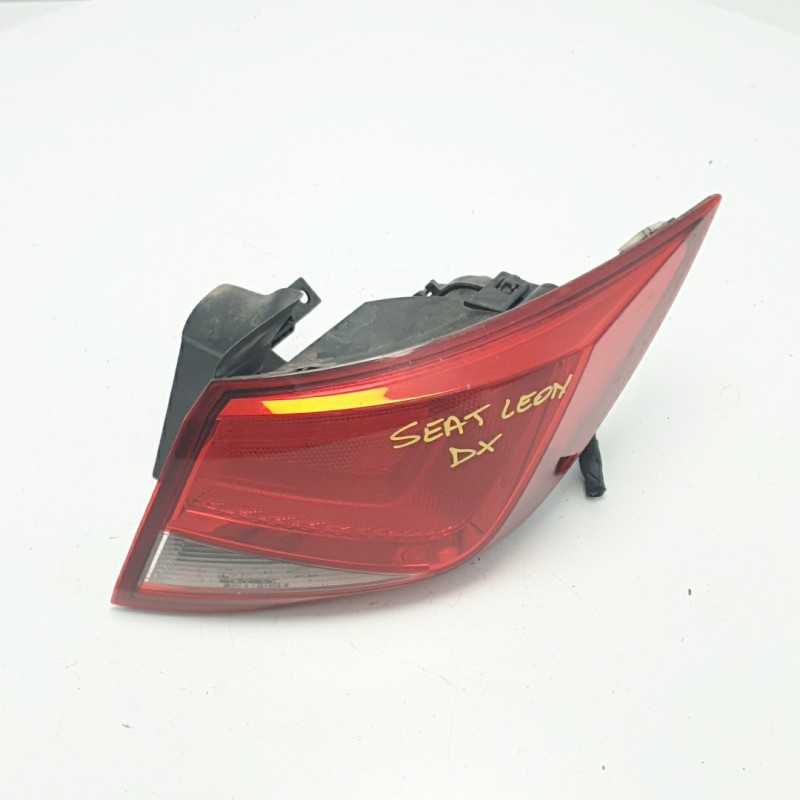 5F9945096 faro fanale gruppo ottico stop posteriore destro esterno Seat Leon ST 2013-19 Valeo 4pin 5F9945096 faro fanale gruppo ottico stop posteriore destro esterno Seat Leon ST 2013-19 Valeo 4pin
