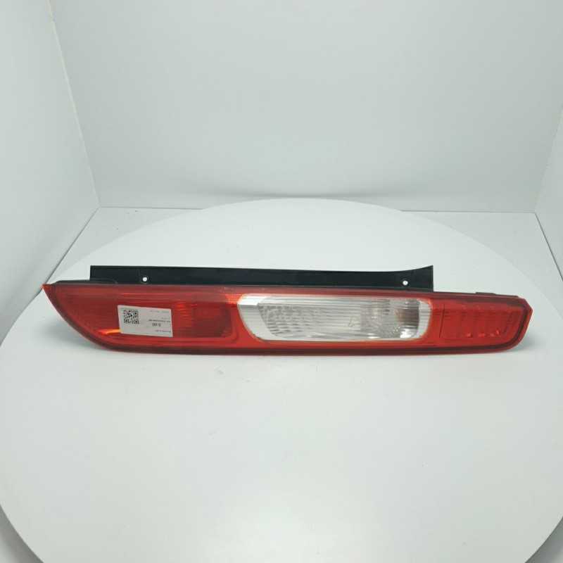 4M51-13404-A faro fanale gruppo ottico stop Ford Focus 2004-08 5P posteriore destro ATTENZIONARE FOTO 4M51-13404-A faro fanale gruppo ottico stop Ford Focus 2004-08 5P posteriore destro ATTENZIONARE FOTO