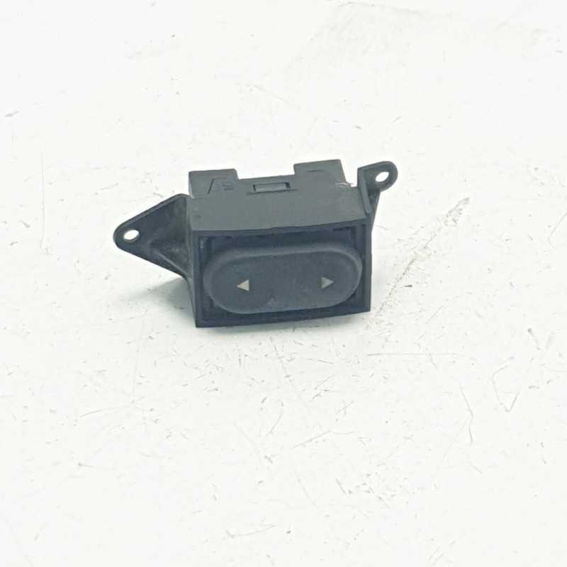 Pulsante interruttore comando alzavetro alzacristallo sinistro Fiat Barchetta 1994-05 4pin Pulsante interruttore comando alzavetro alzacristallo sinistro Fiat Barchetta 1994-05 4pin