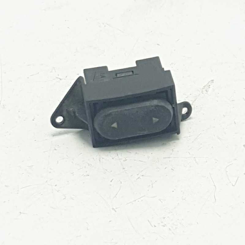 Pulsante interruttore comando alzavetro alzacristallo destro Fiat Barchetta 1994-05 4pin Pulsante interruttore comando alzavetro alzacristallo destro Fiat Barchetta 1994-05 4pin