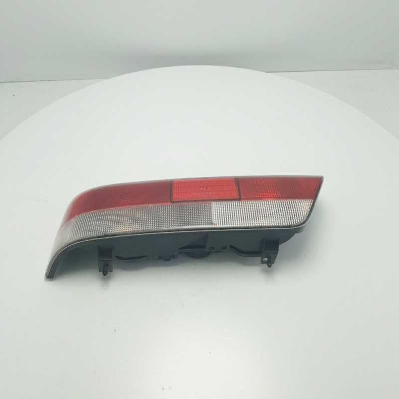 Faro fanale gruppo ottico stop Suzuki Swift MK2 1994-04 posteriore sinistro Valeo 6pin Faro fanale gruppo ottico stop Suzuki Swift MK2 1994-04 posteriore sinistro Valeo 6pin