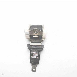 33056057D Cintura di sicurezza posteriore centrale Renault Clio III serie 2005-13