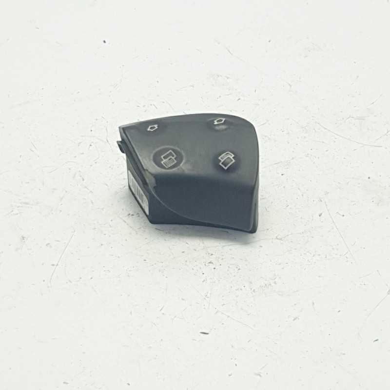 A2038210879 Comando al volante interruttore pulsante Mercedes classe C W203 2000-07 A2038210879 Comando al volante interruttore pulsante Mercedes classe C W203 2000-07