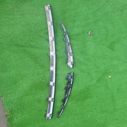 Modanatura anteriore centrale dx e sx piccoli difetti  Mercedes Classe C W205