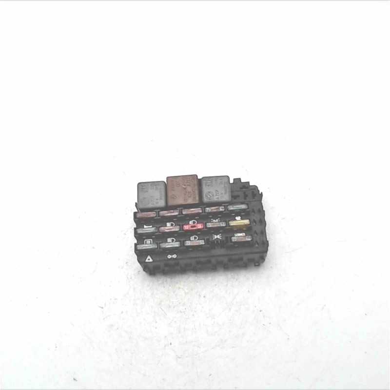Centralina portafusibili fusibiliera interno abitacolo Fiat Panda 141 900 1.0 1.1benz 1986-03 Centralina portafusibili fusibiliera interno abitacolo Fiat Panda 141 900 1.0 1.1benz 1986-03