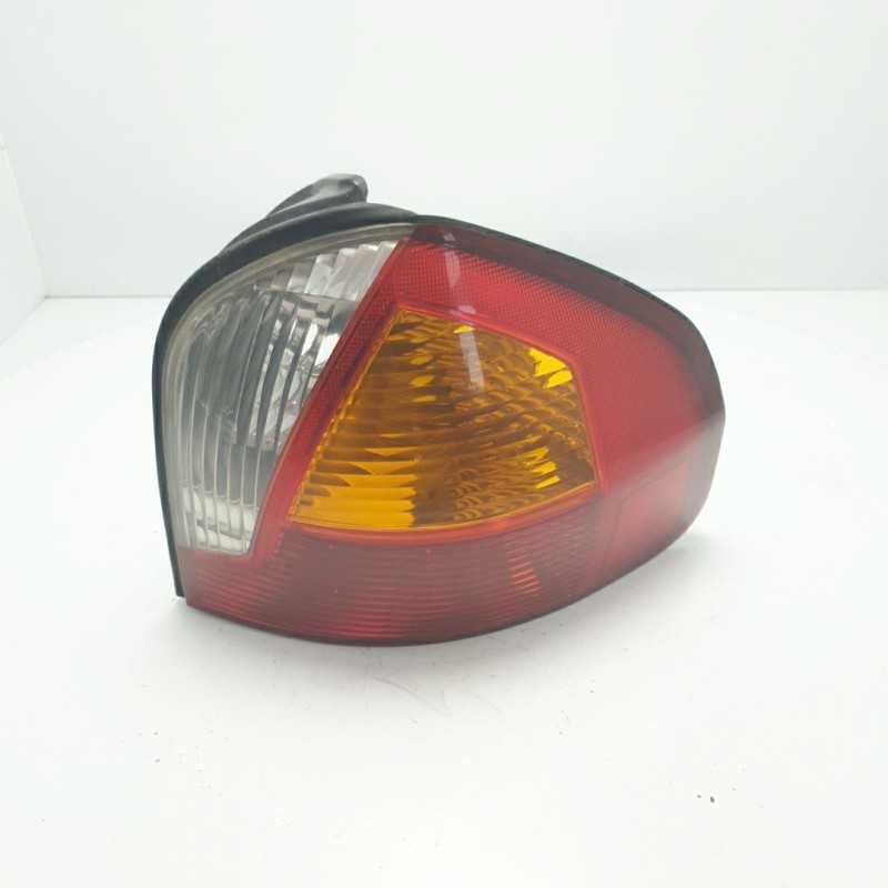 Faro fanale gruppo ottico stop Hyundai Santa Fe 200-06 posteriore destro Faro fanale gruppo ottico stop Hyundai Santa Fe 200-06 posteriore destro