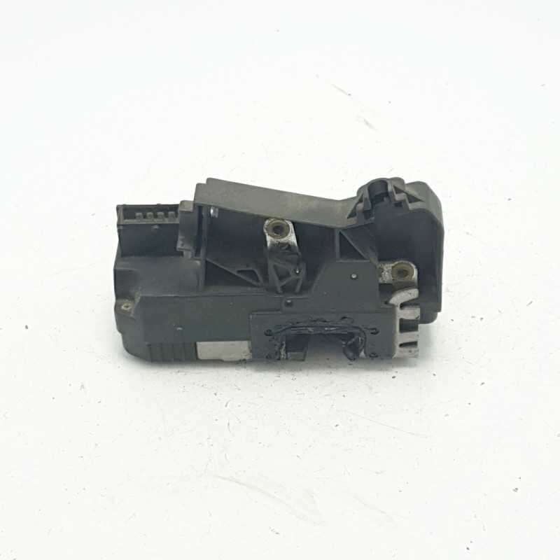 24434884 serratura chiusura elettrica portiera Opel Corsa C 2000-06 anteriore sinistra 8pin 24434884 serratura chiusura elettrica portiera Opel Corsa C 2000-06 anteriore sinistra 8pin
