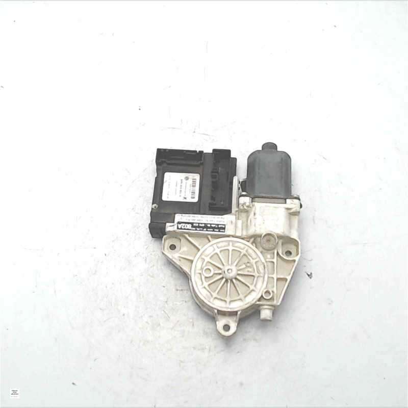 8P0959802A Motorino alzavetro alzacristalli anteriore destra Audi A3 8P 2003-12 8P0959802A Motorino alzavetro alzacristalli anteriore destra Audi A3 8P 2003-12