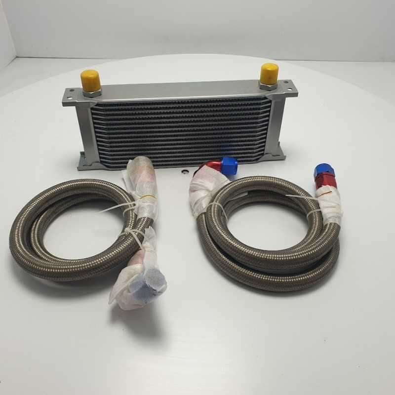 Kit radiatore olio con tubi condotti tuning universale auto misure cm 33X12X5 condotti mt 1 X 2 acciaio Kit radiatore olio con tubi condotti tuning universale auto misure cm 33X12X5 condotti mt 1 X 2 acciaio