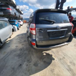 Ricambi usati sul piazzale toyota Rav4