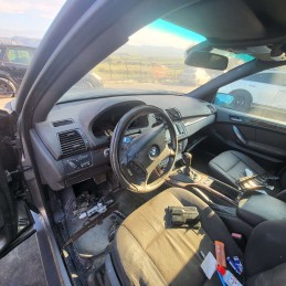 Ricambi usati sul piazzale Bmw X5