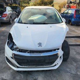 Ricambi usati sul piazzale Peugeot 208