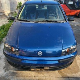 Ricambi usati sul piazzale Fiat punto
