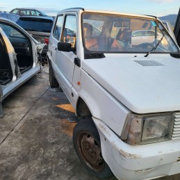 Ricambi usati sul piazzale Fiat Panda
