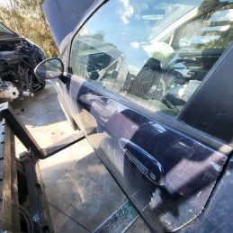 Ricambi usati sul piazzale Fiat Punto