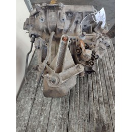 Cambio Renault Dacia Duster 1serie 5marce 1.6/77kw 2014(8200553270)pos P3