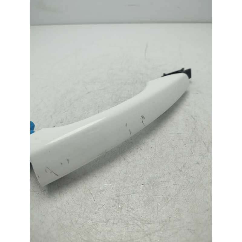 Maniglia esterna portiera anteriore sinistra bianco Citroen C3 1.5 YH01 2019 qualche graffio