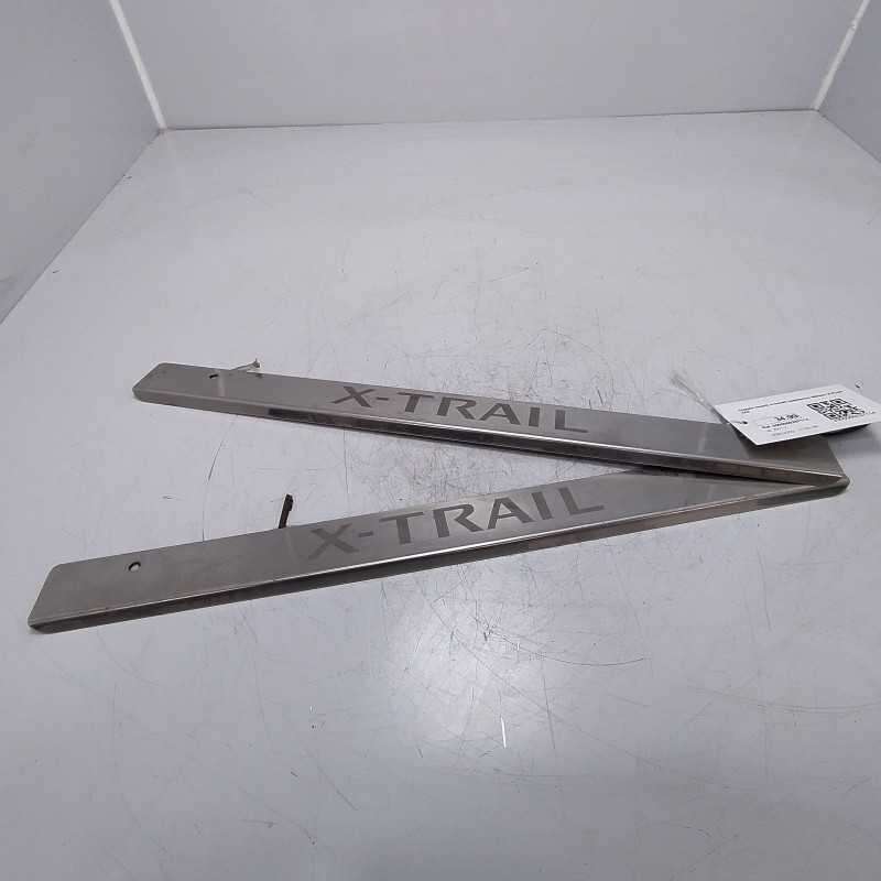 Coppia inserti cromati battitacco Nissan X-Trail 4X4 