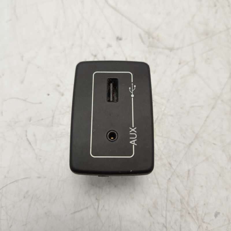 7356556710 interfaccia ingresso presa USB AUX lancia Ypsilon 2017