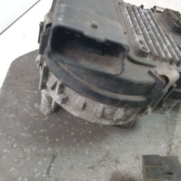 0390241805 motorino bracci tergicristalli anteriore Renault Espace IV MK4 2002-14 Bosch