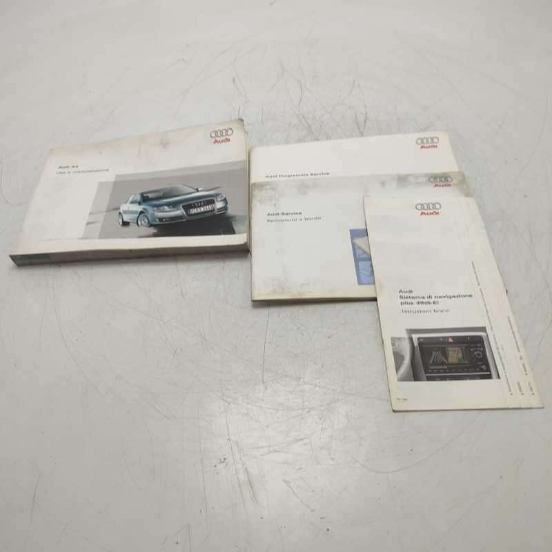 Libretti manuali uso e manutenzione Audi A4 8E B7 1.9 D 116CV 2005 service uso audio navigatore originali in italiano