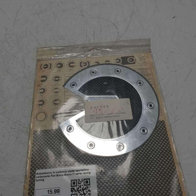 Autoadesivo in carbonio aletta sportellino carburante Fiat Brava Bravo 1° serie racing tuning 160mm