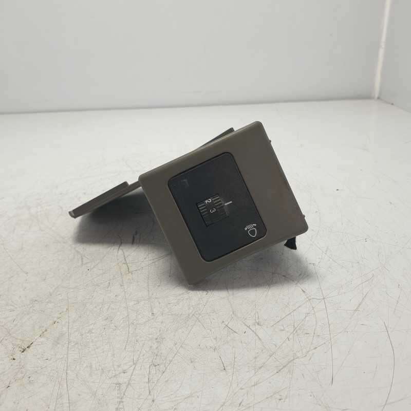 B632 Interruttore pulsante regolazione fari Fiat Panda 141 1987-03