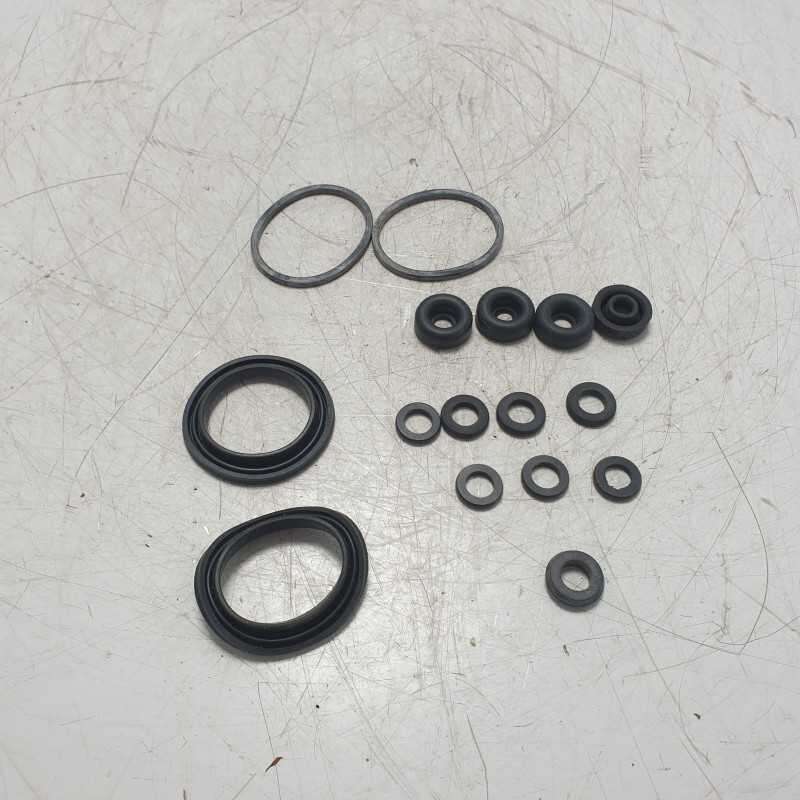 8599 kit serie completa gommini revisione freni Fiat Ritmo 60 65 75 e diesel