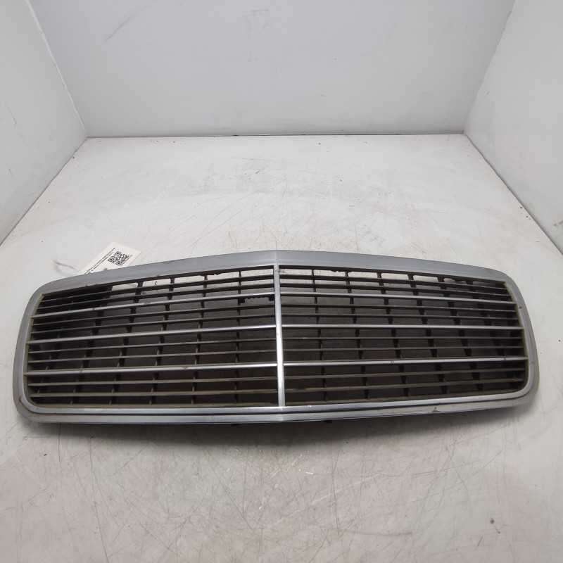 MASCHERINA CALANDRA MERCEDES W210 CLASSE E 1995-03 2108800583 USATA