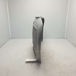CALANDRA ANTERIORE MERCEDES W114 W115 1974 USATA CON DIFETTI EPOCA