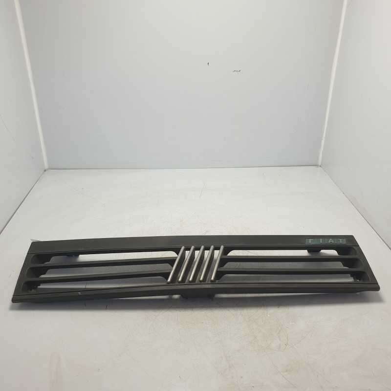 1827760 Mascherina presa d'aria griglia cofano ant Fiat Panda 141 1989-03