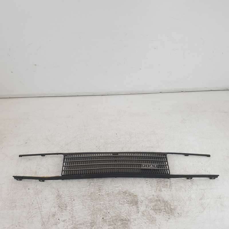 MASCHERINA CALANDRA FIAT 131 SUPERMIRAFIORI DUE FARI NUOVA NON ORIGINALE