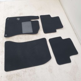 Set kit x4 tappetini in moquette Mercedes W246 Classe B con ricamo