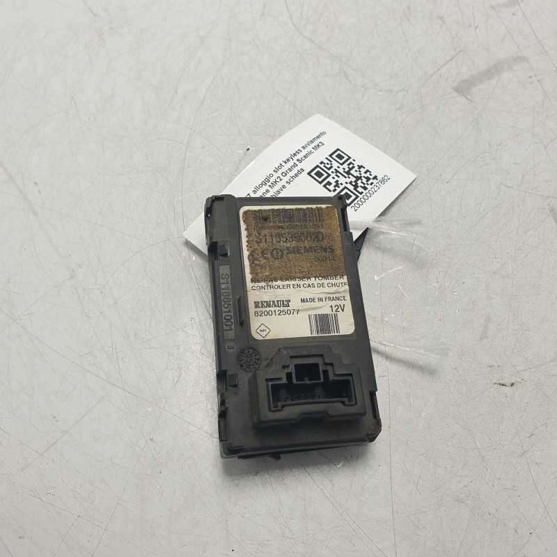 8200125077 alloggio slot keyless avviamento Renault Megane MK2 Grand Scenic MK3 Siemens con chiave scheda