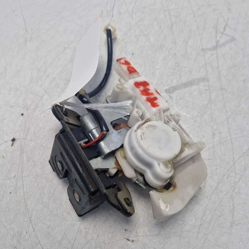 Serratura chiusura elettrica portellone bagagliaio Mazda 6 SW 2002-08