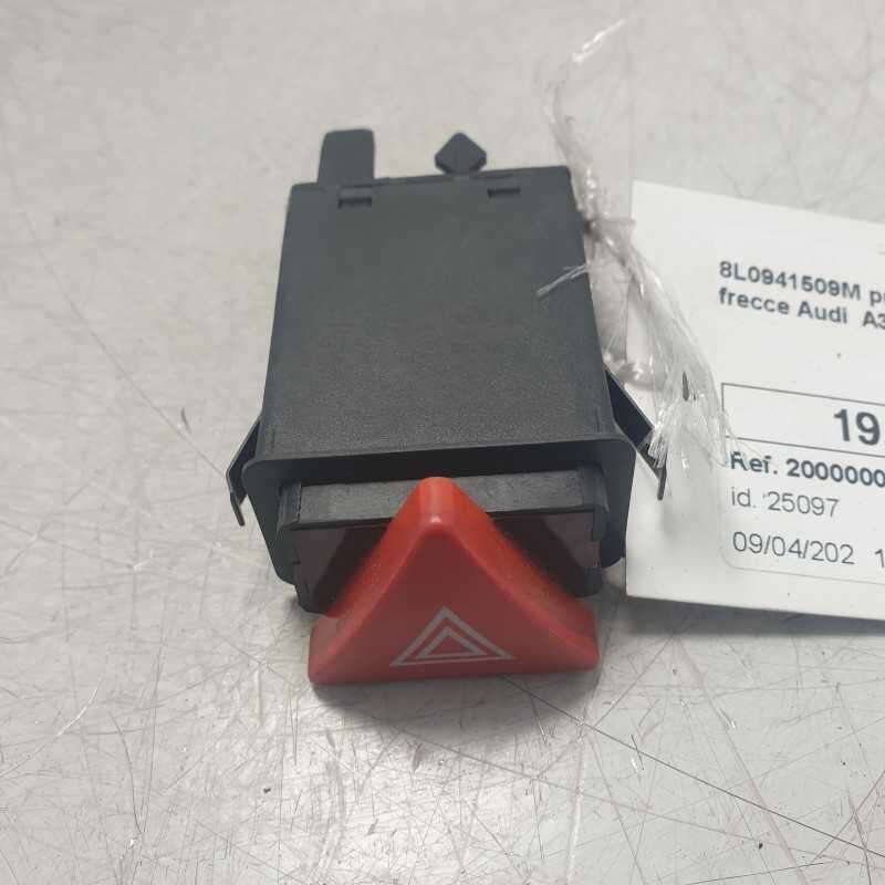 8L0941509M pulsante interruttore comando 4 frecce Audi A3 1996-03 emergenza