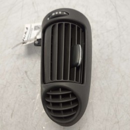 a2038300254 Bocchetta aerazione cruscotto lato dx Mercedes W203 2.2D 611962 2000 1 gancio rotto