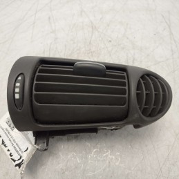 a2038300254 Bocchetta aerazione cruscotto lato dx Mercedes W203 2.2D 611962 2000 1 gancio rotto