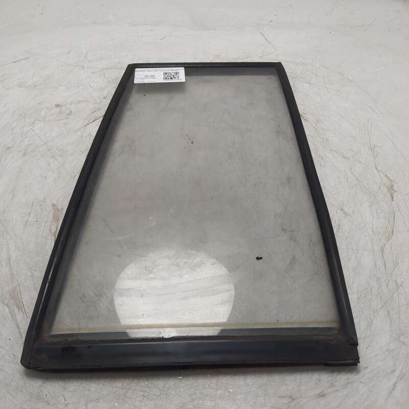 43r-00033 Vetro fisso finestrino portiera post dx Mitsubishi Pajero V20 II serie 4x4 1991-99