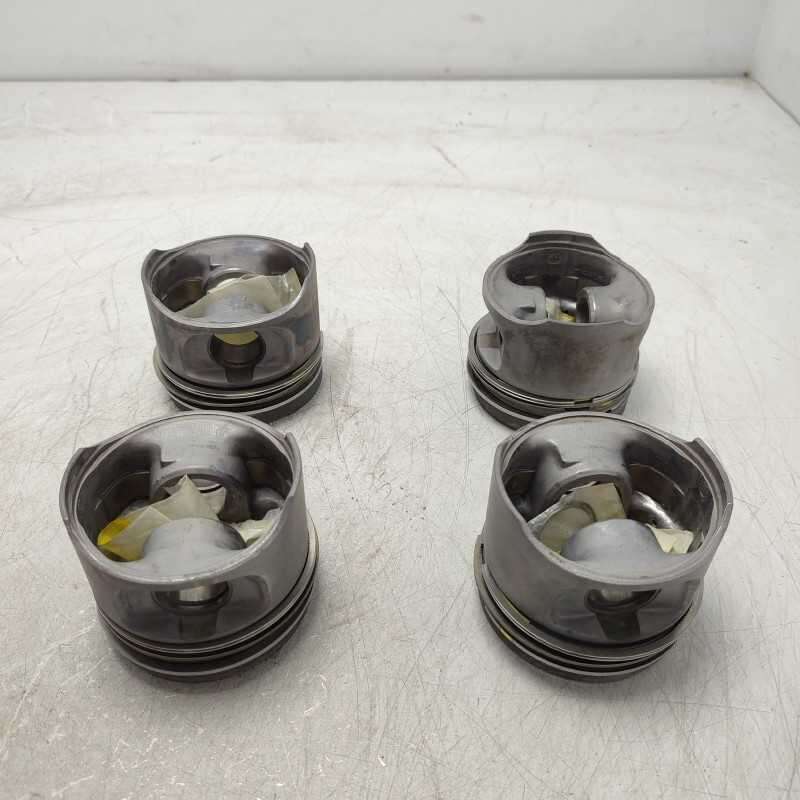 002 26 00 kit 4 pistoni Mercedes W124 W201 190 2.5 D TD 87mm