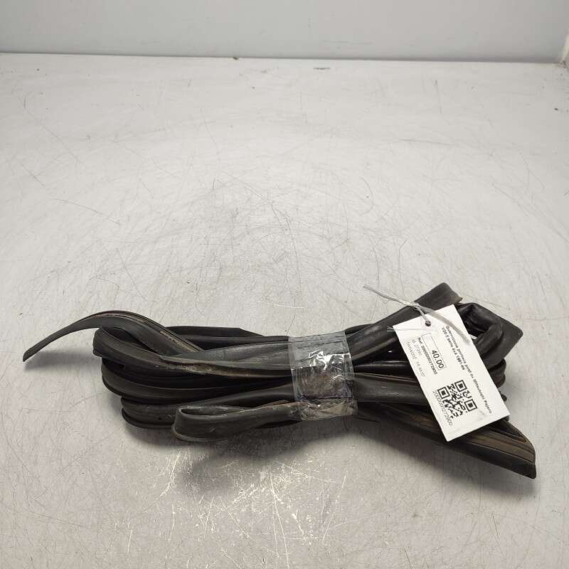 Guarnizione portiera post dx Mitsubishi Pajero V20 II serie 4x4 1991-99