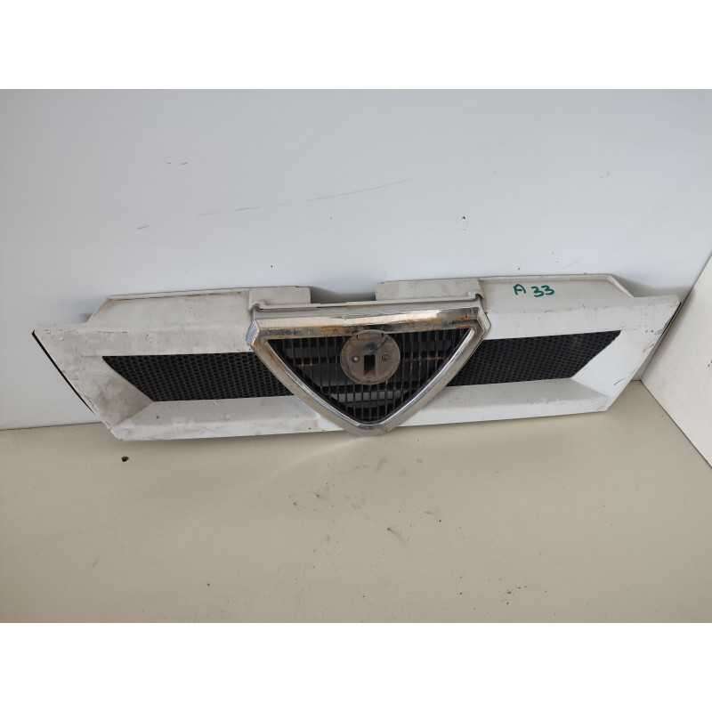 MASCHERINA CALANDRA ALFA ROMEO 33 2° SERIE BIANCA USATA SENZA FREGIO POS P1B1