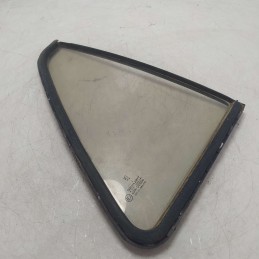43R-001004 vetro triangolo fisso Peugeot 205 automatico 1.6b BDY 2000 posteriore destro