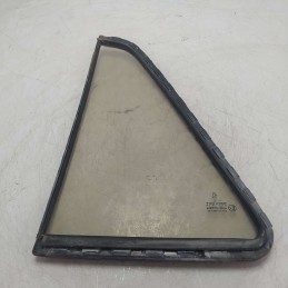 43R-001004 vetro triangolo fisso Peugeot 205 automatico 1.6b BDY 2000 posteriore destro
