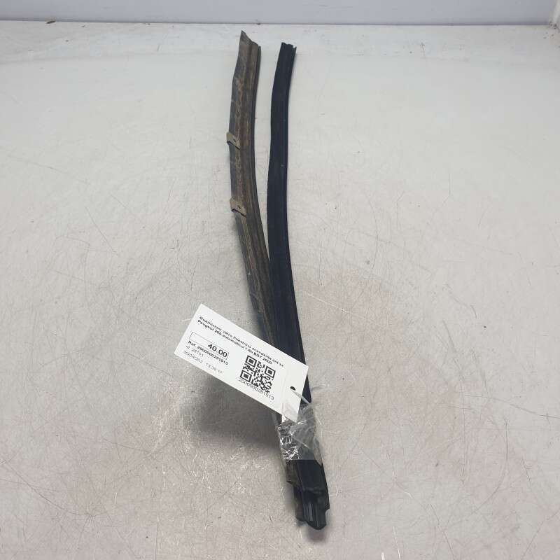 Guarnizioni vetro finestrino scendente ant sx Peugeot 205 automatico 1.6b BDY 2000